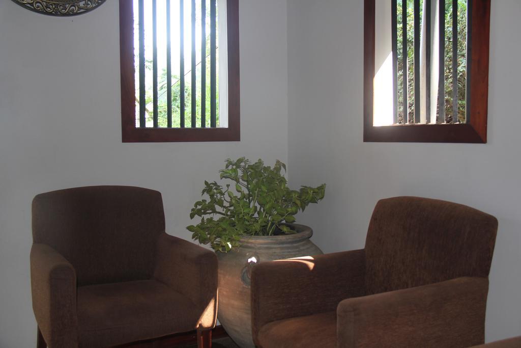 คามาริน เรสซิเดนซ์ Bed & Breakfast แคนดี้ ภายนอก รูปภาพ
