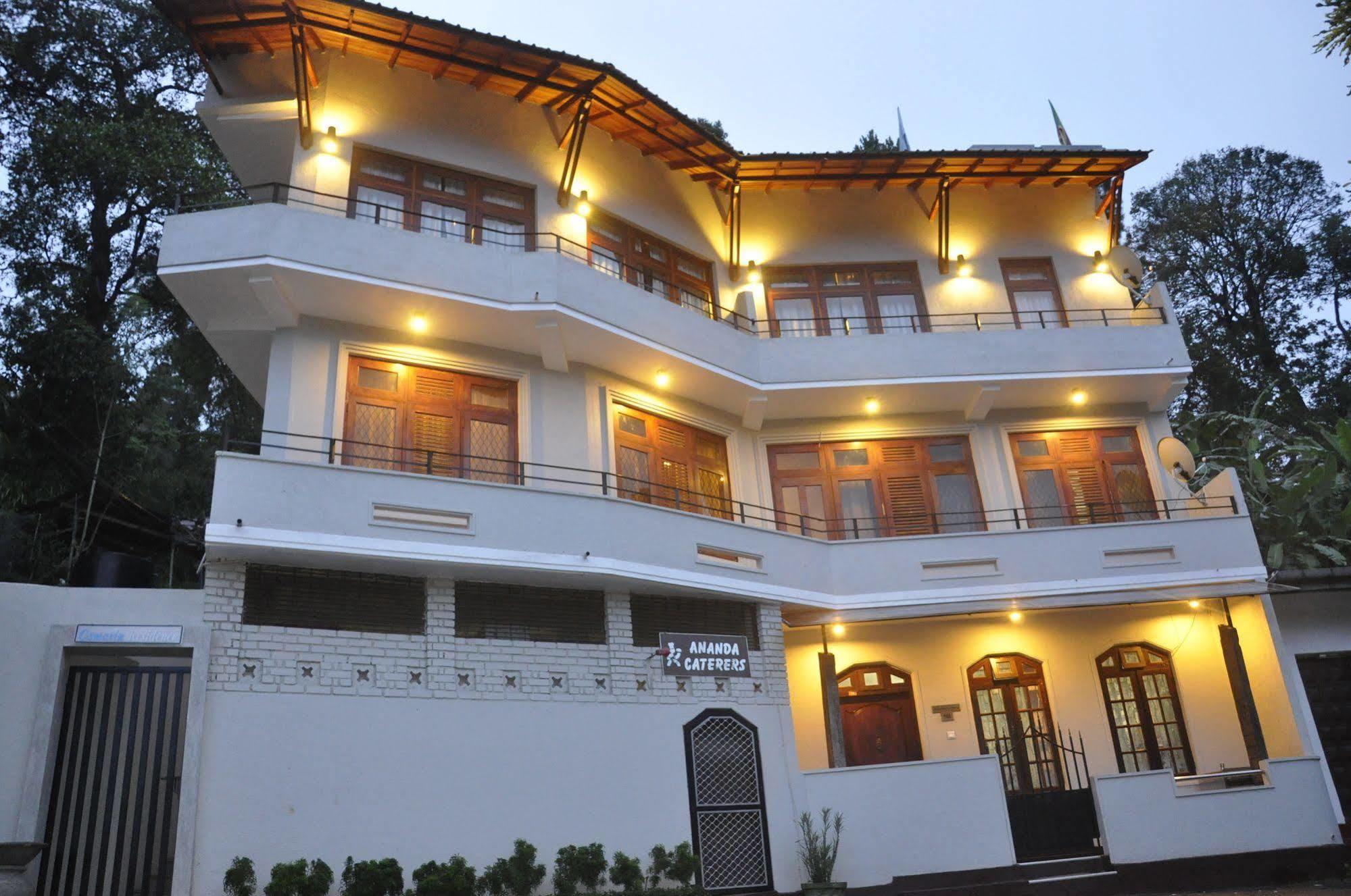 คามาริน เรสซิเดนซ์ Bed & Breakfast แคนดี้ ภายนอก รูปภาพ