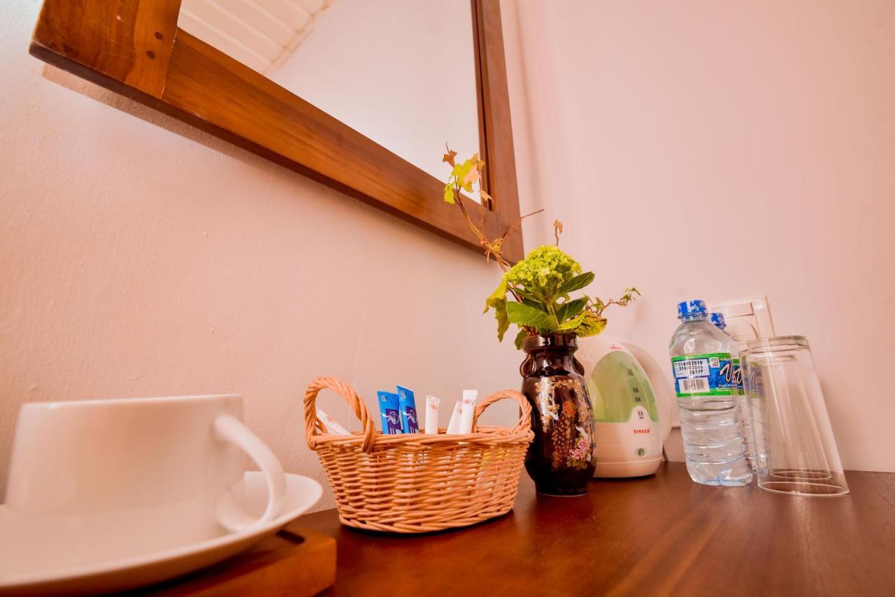 คามาริน เรสซิเดนซ์ Bed & Breakfast แคนดี้ ภายนอก รูปภาพ